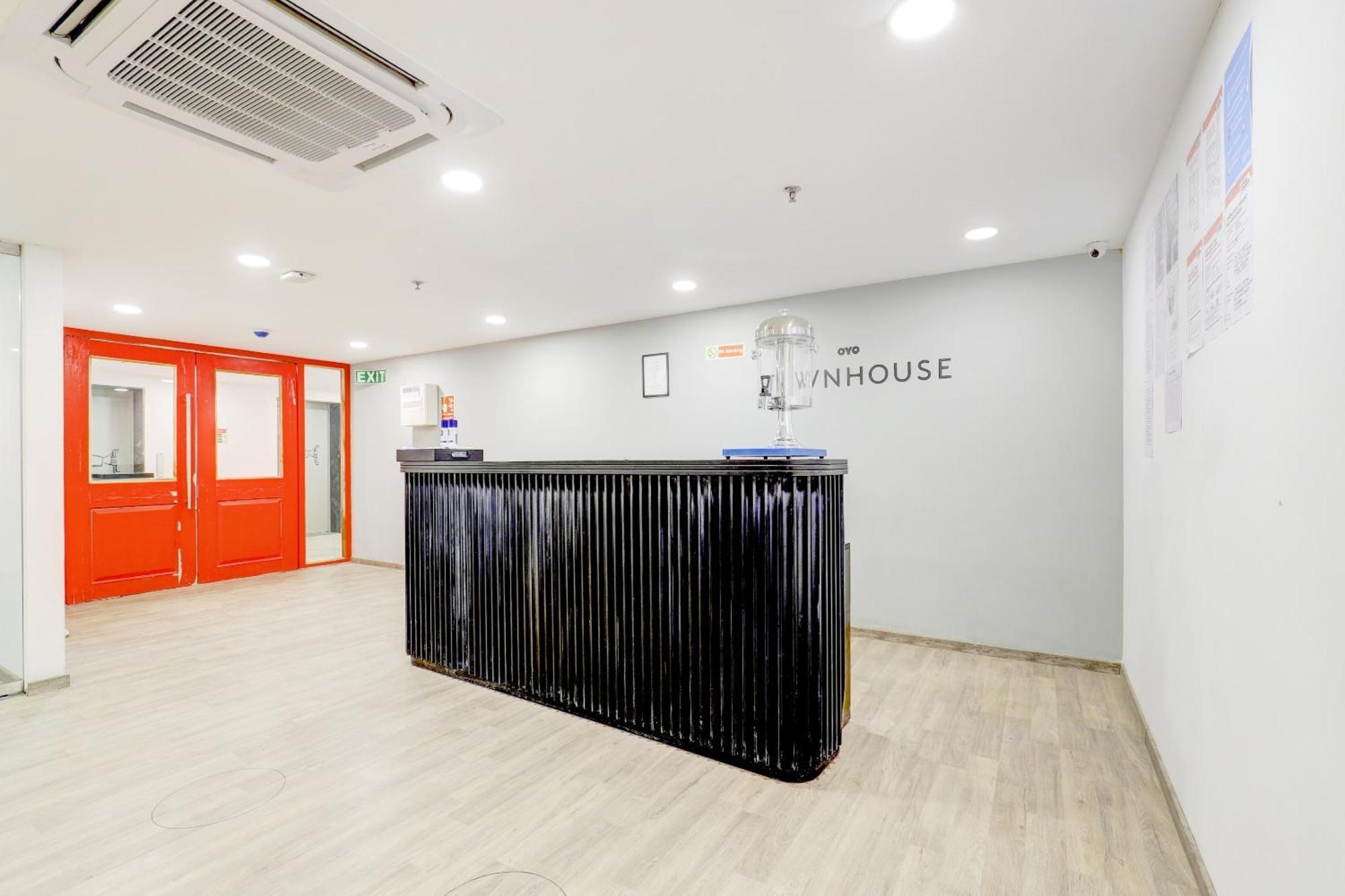 Hotel Super Townhouse Rajyash Rise Sarkhej Exterior foto