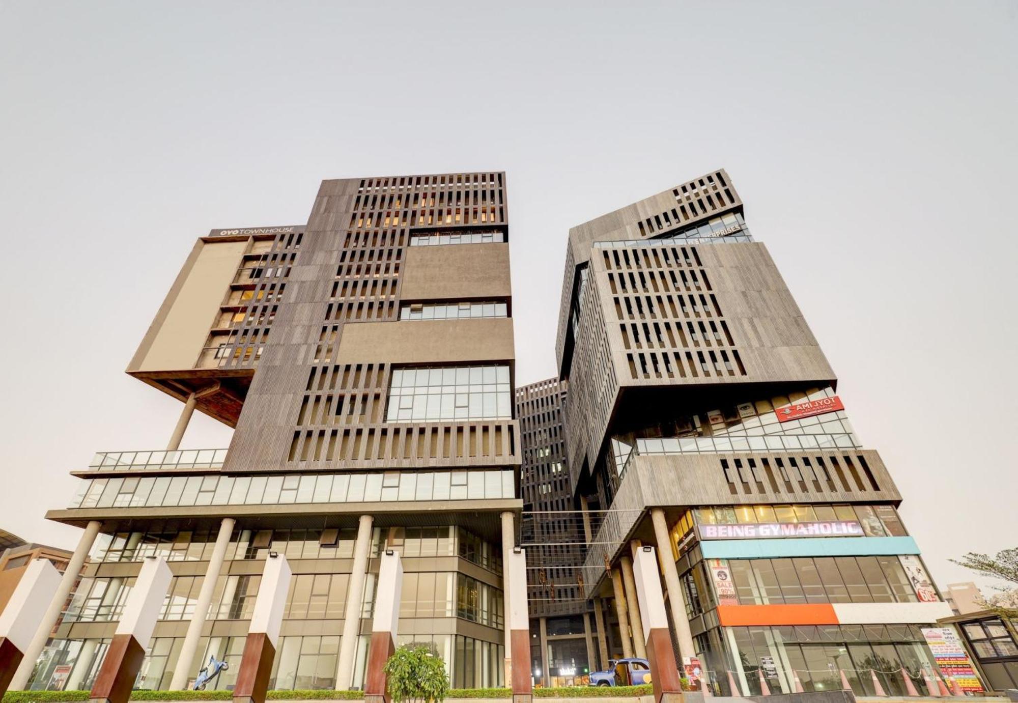 Hotel Super Townhouse Rajyash Rise Sarkhej Exterior foto