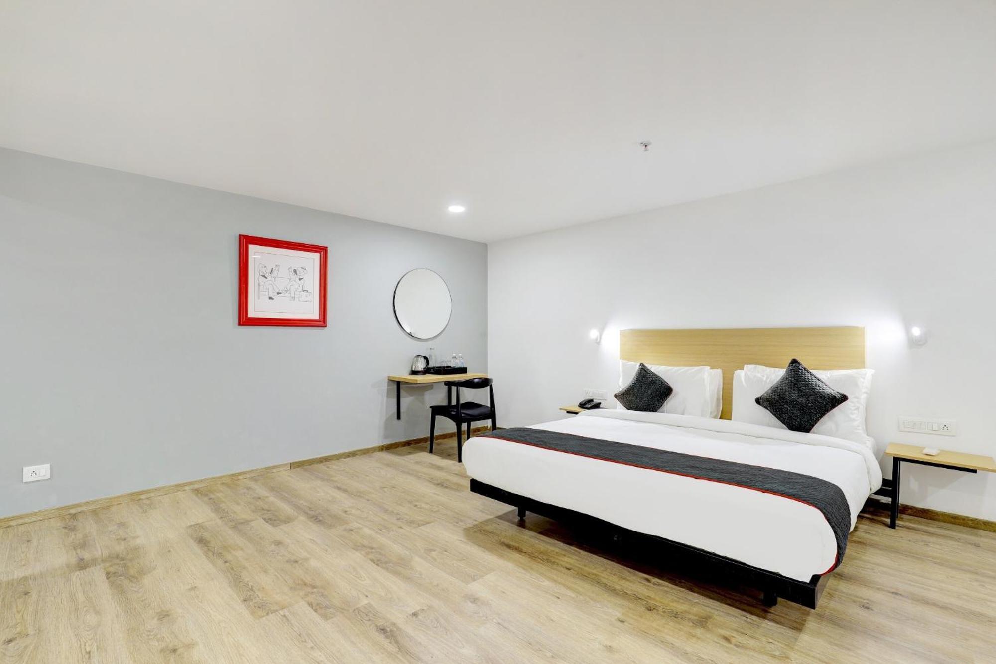 Hotel Super Townhouse Rajyash Rise Sarkhej Exterior foto